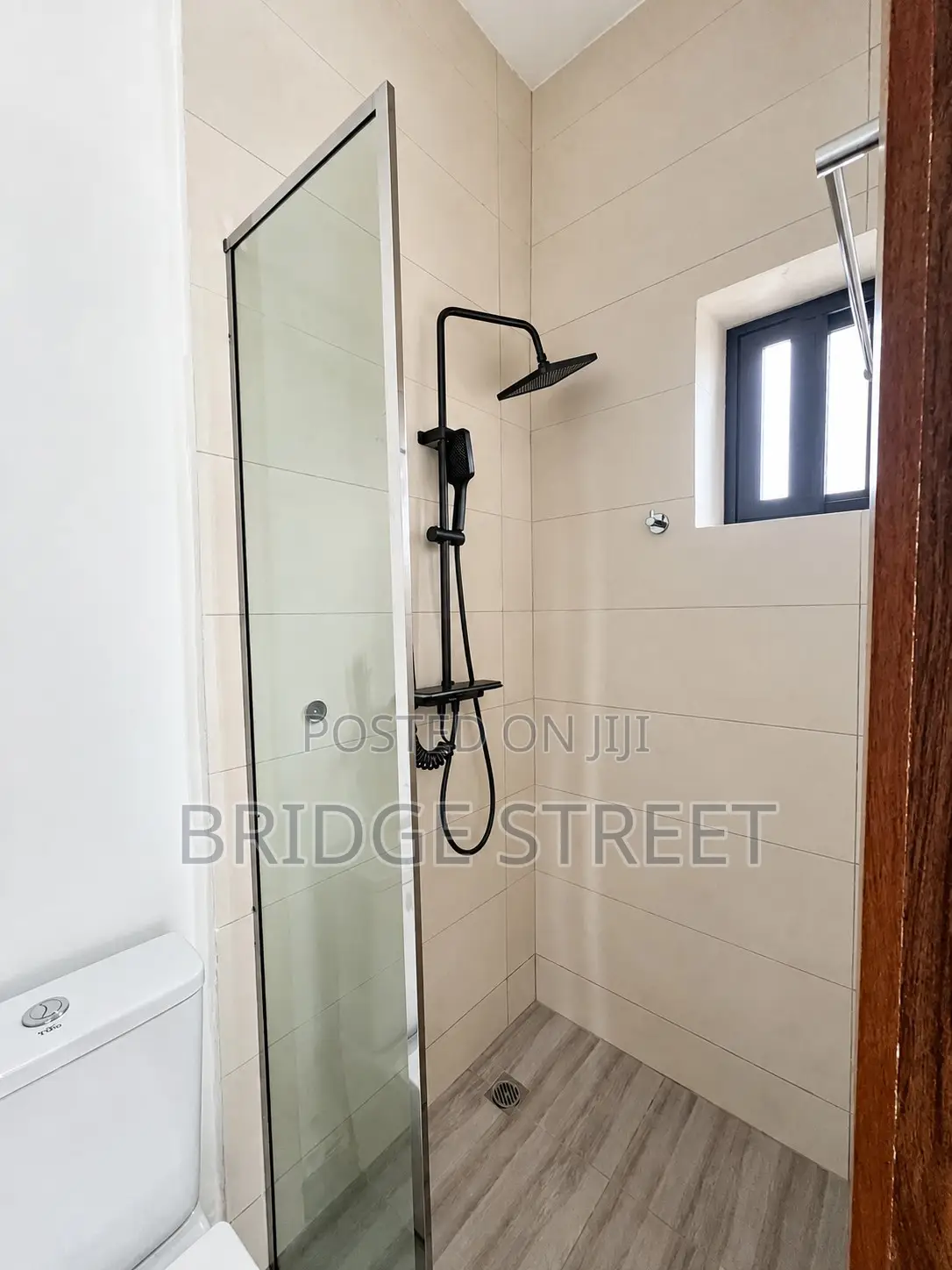 2bdrm Townhouse/Terrace in Neon Boulevard, Nmai-Dzorn for sale