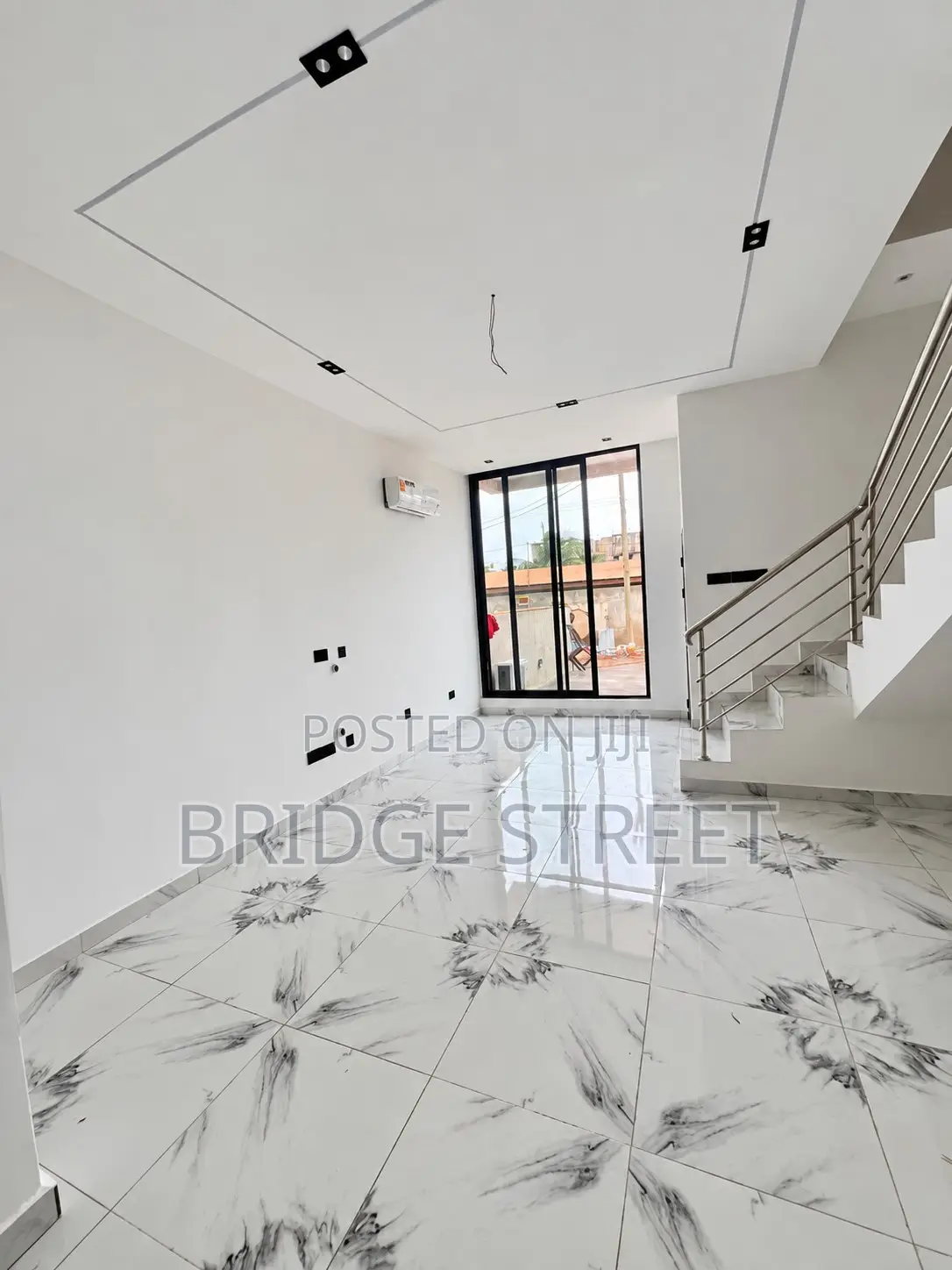 2bdrm Townhouse/Terrace in Neon Boulevard, Nmai-Dzorn for sale