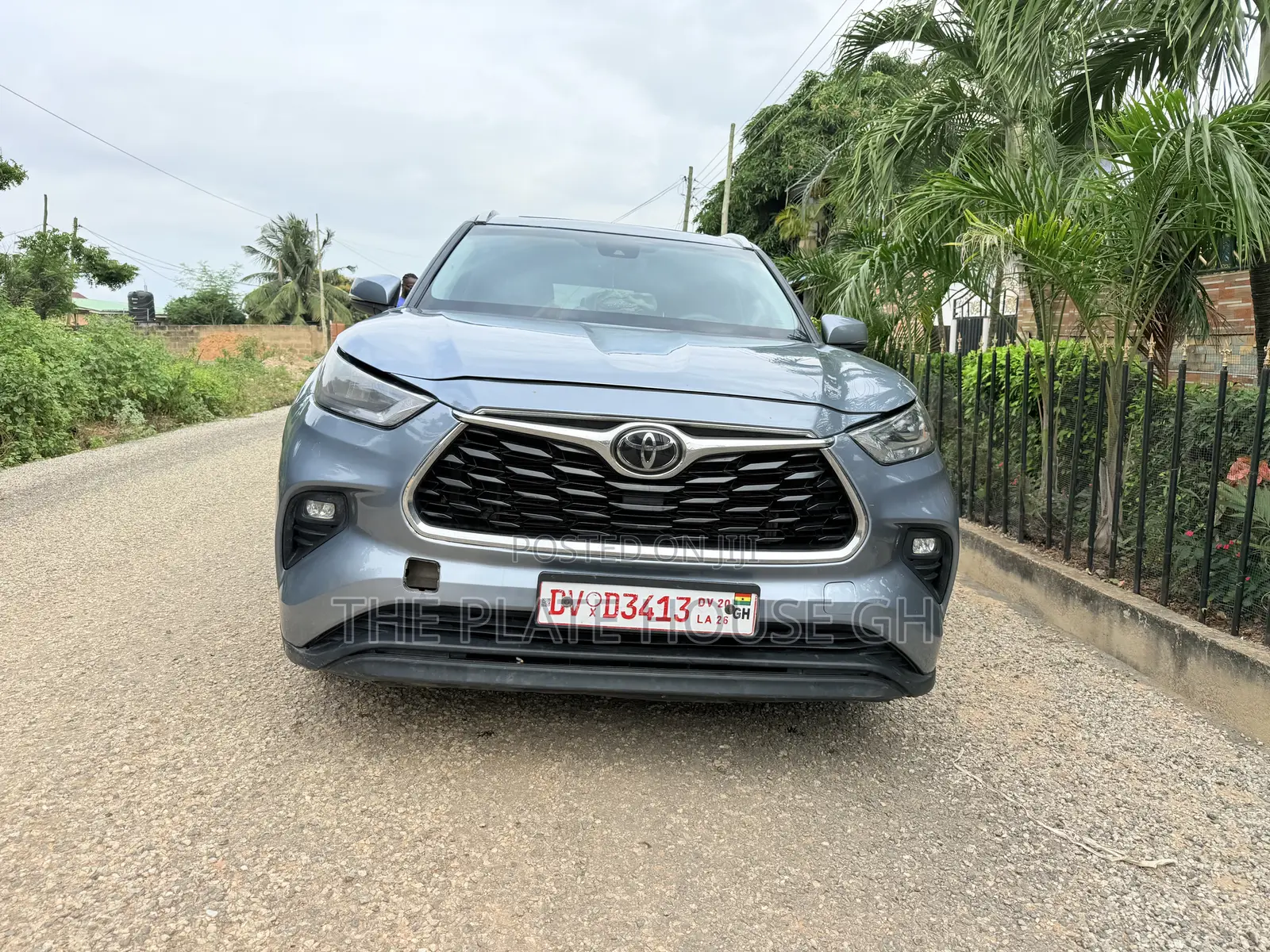 Toyota Highlander XLE 2022 Gray