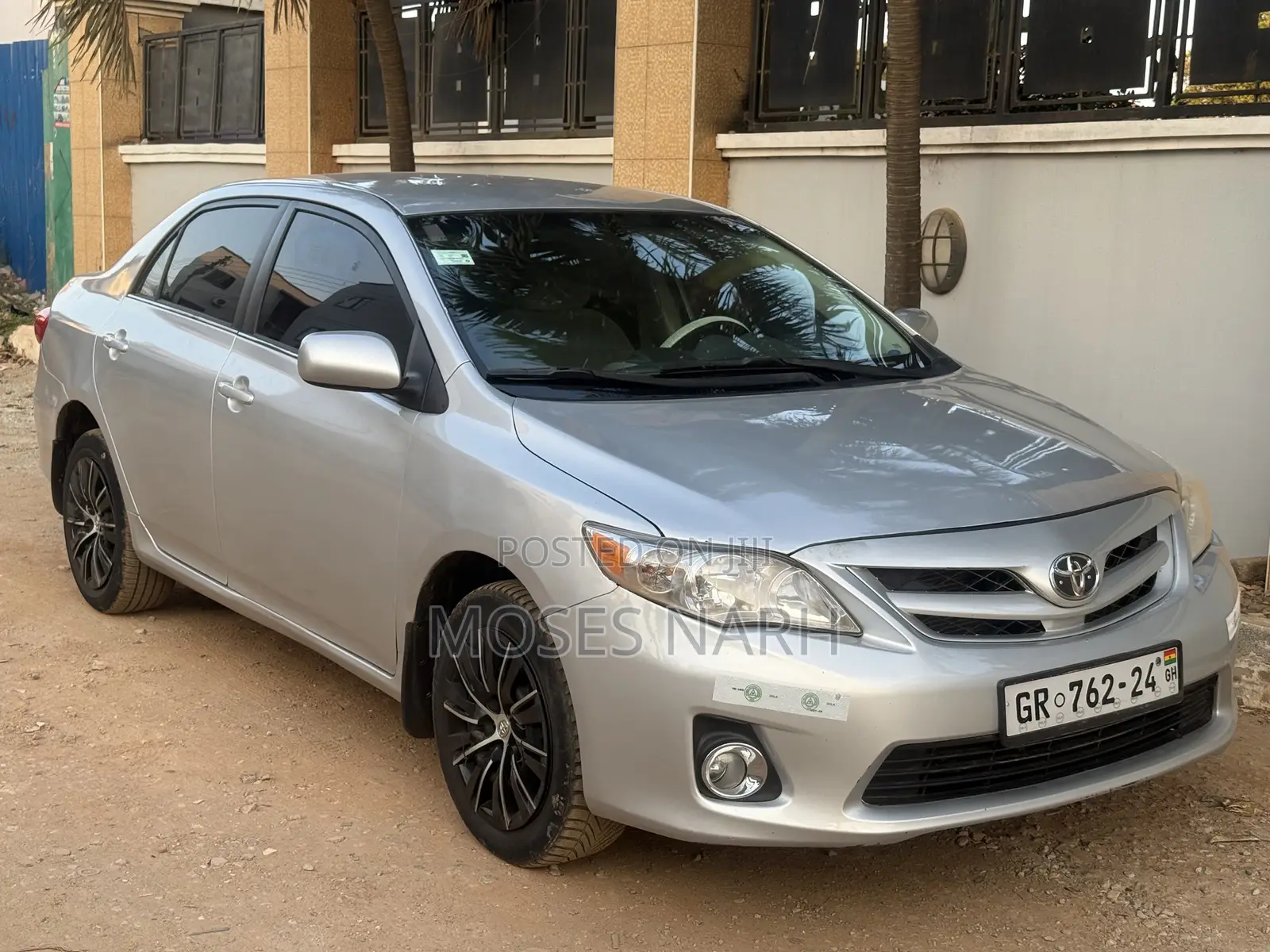 Toyota Corolla LE 4dr Sedan (1.8L 4cyl 4A) 2013 Silver