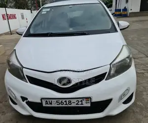 Toyota Vitz 1.0 FWD 3dr 2012 White