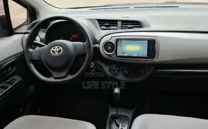 Toyota Vitz 1.0 FWD 3dr 2012 White