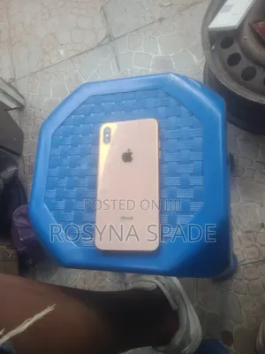 Apple iPhone XS Max 64 GB Gold