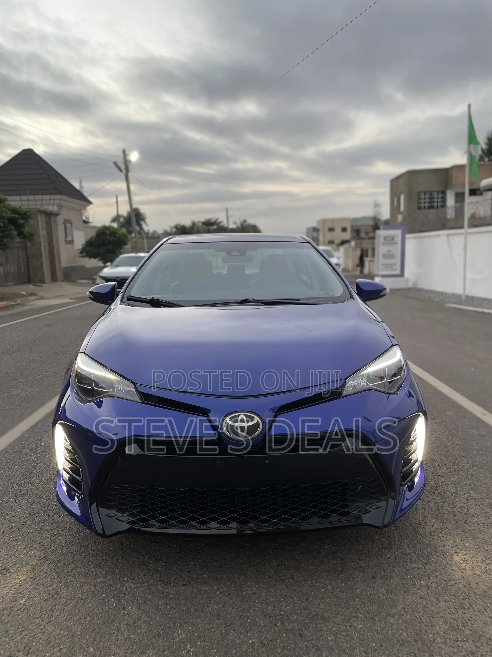 Toyota Corolla SE (1.8L 4cyl 2A) 2018 Blue