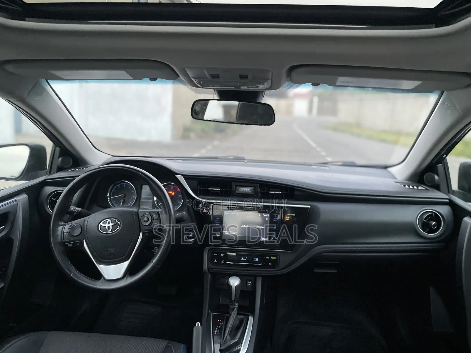 Toyota Corolla SE (1.8L 4cyl 2A) 2018 Blue