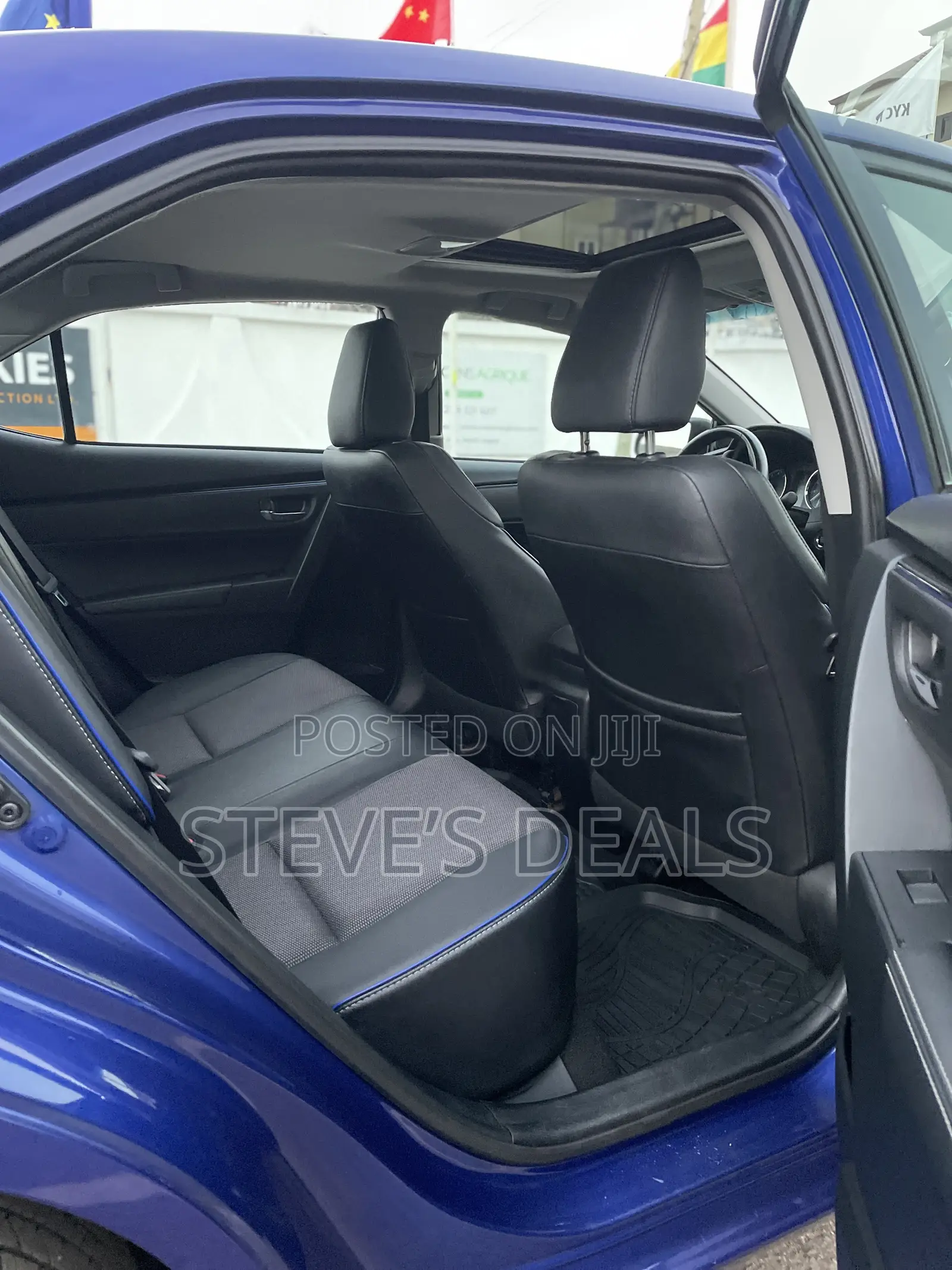 Toyota Corolla SE (1.8L 4cyl 2A) 2018 Blue