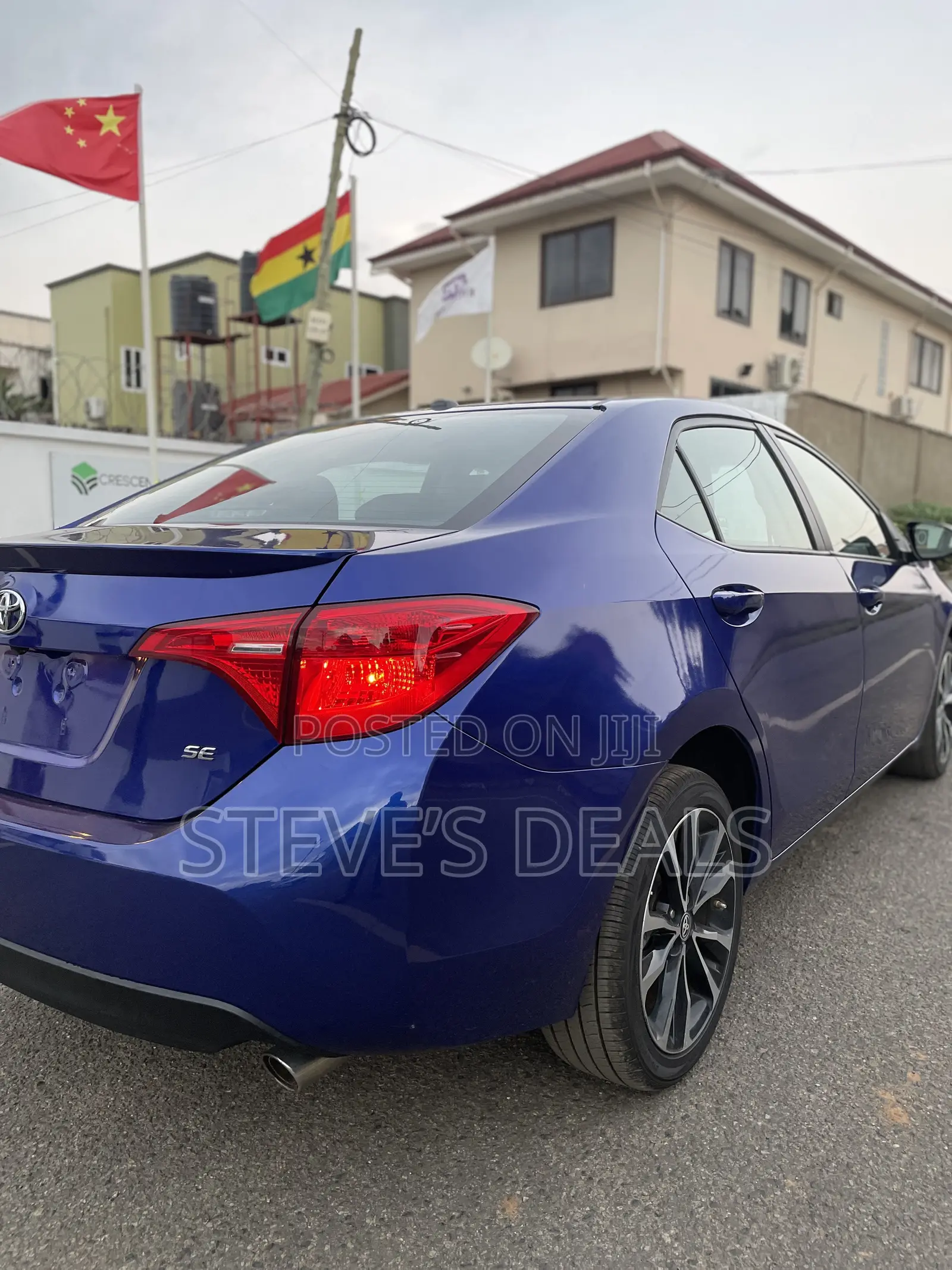 Toyota Corolla SE (1.8L 4cyl 2A) 2018 Blue