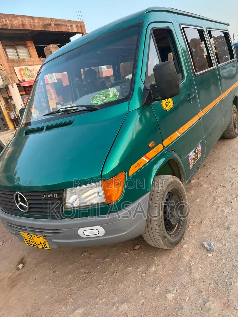 Mercedes-Benz Sprinter 2009 Green