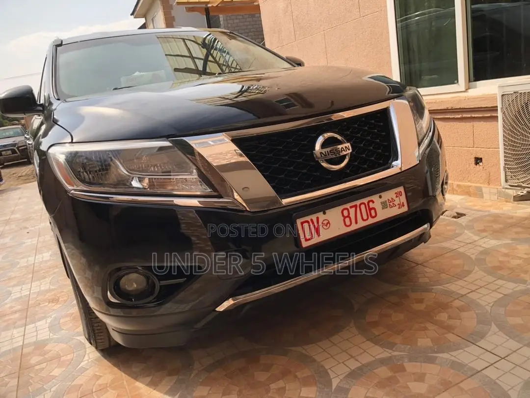 Nissan Pathfinder 2016 Black