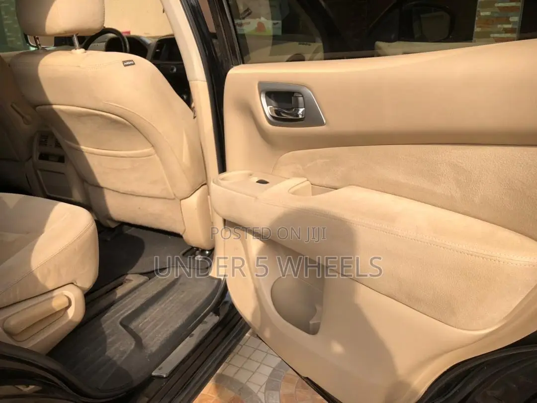 Nissan Pathfinder 2016 Black