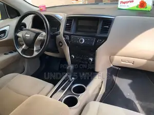 Nissan Pathfinder 2016 Black