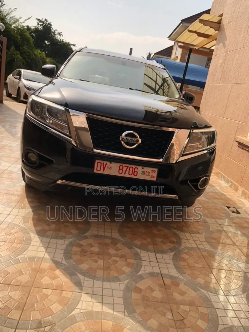 Nissan Pathfinder 2016 Black