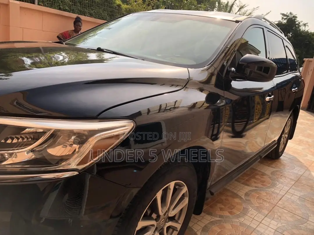 Nissan Pathfinder 2016 Black