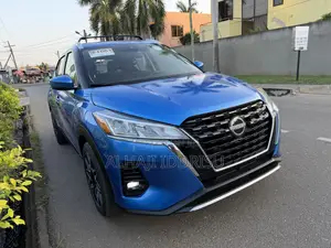 Nissan Kicks SV 2023 Blue