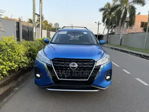 Nissan Kicks SV 2023 Blue