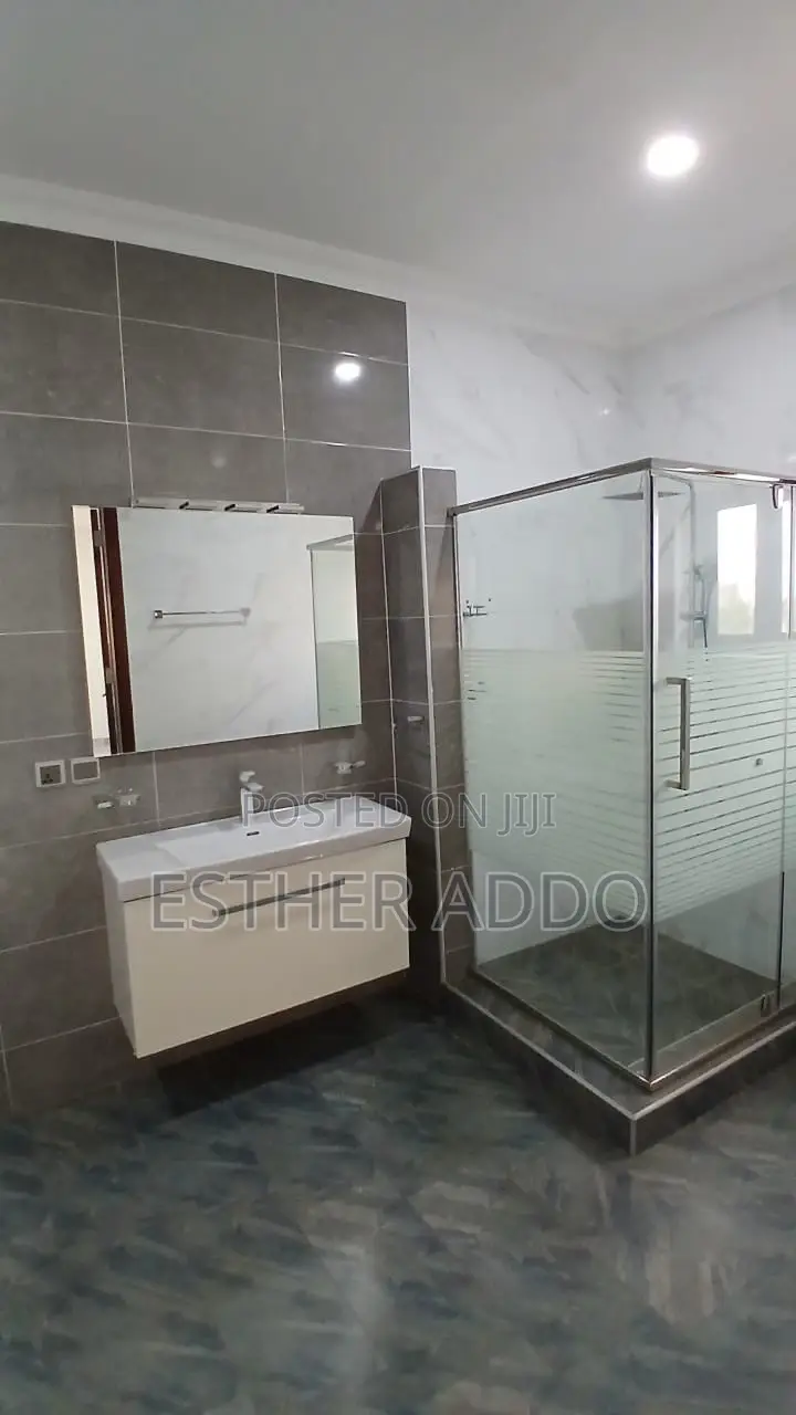 4bdrm Duplex in Ghana Link Area for rent