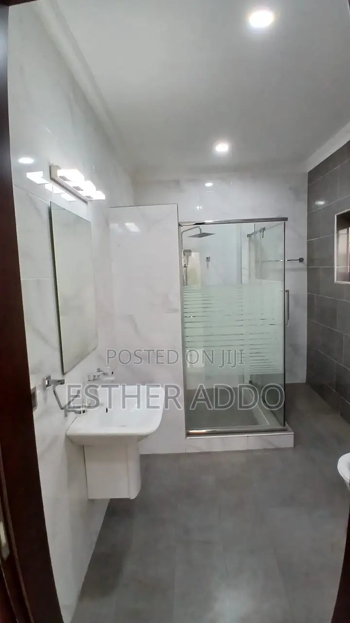 4bdrm Duplex in Ghana Link Area for rent