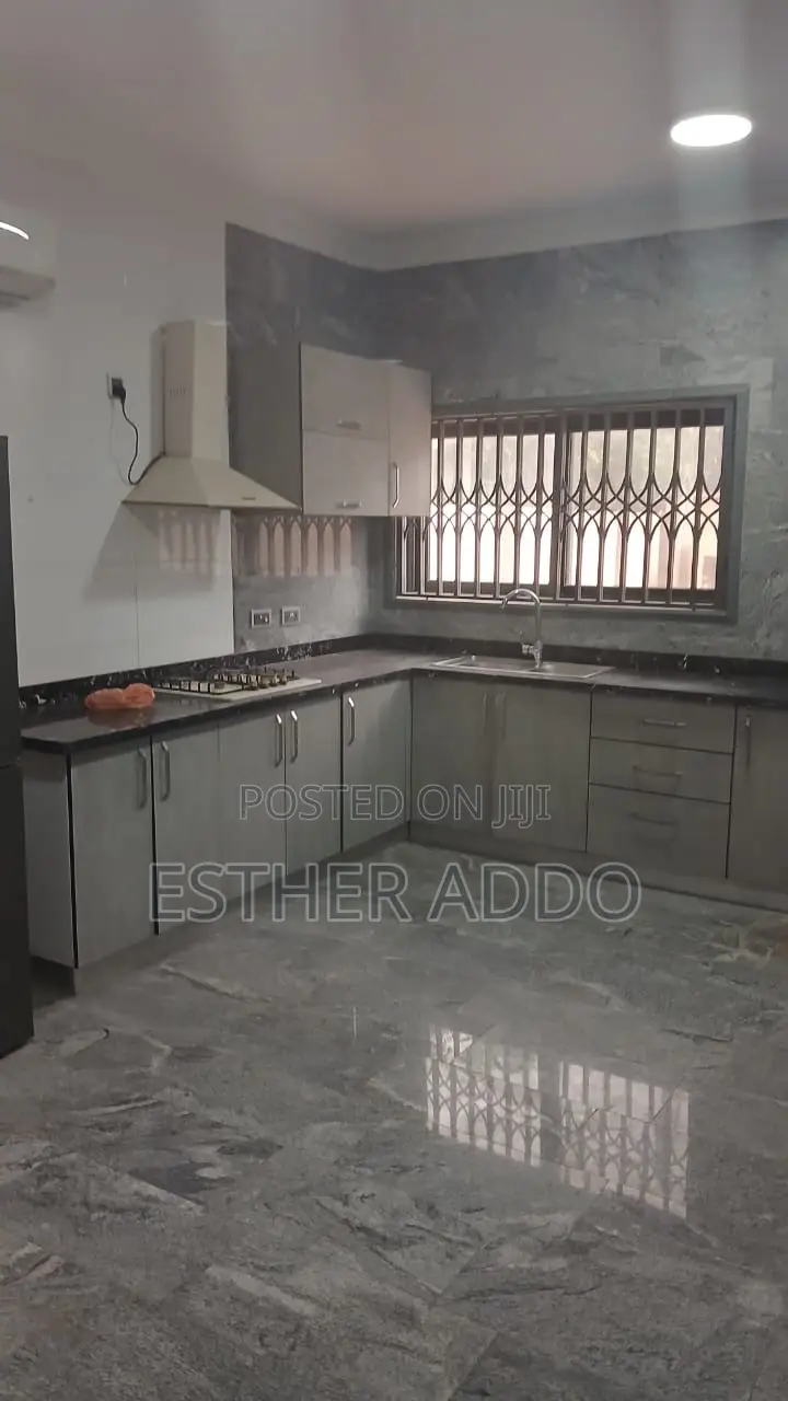4bdrm Duplex in Ghana Link Area for rent