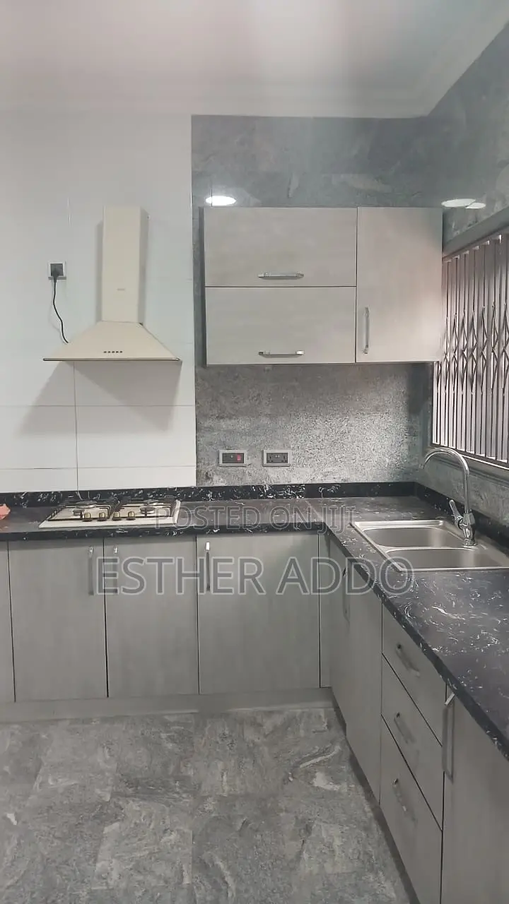 4bdrm Duplex in Ghana Link Area for rent