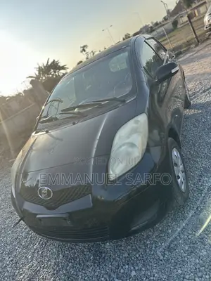 Toyota Vitz 2010 Black