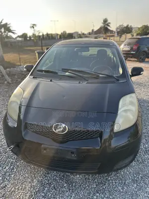Toyota Vitz 2010 Black