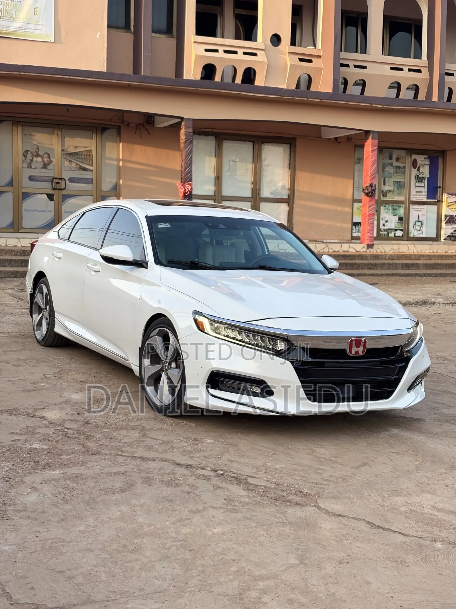 Honda Accord Touring 2.0T 2018 White