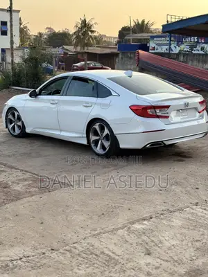 Honda Accord Touring 2.0T 2018 White