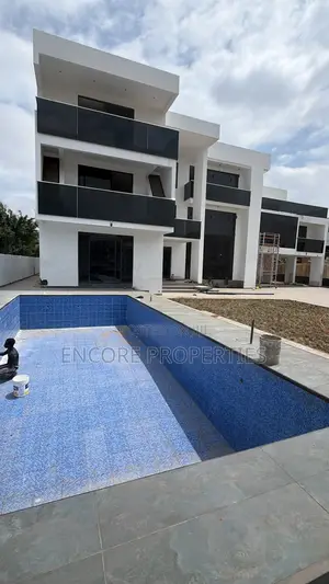 8bdrm House in East Legon, Adjiriganor for sale
