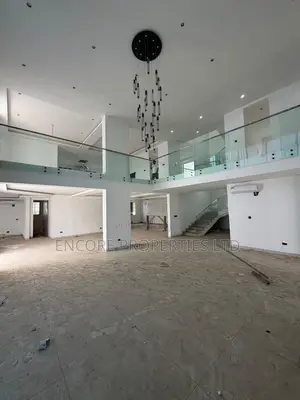8bdrm House in East Legon for sale