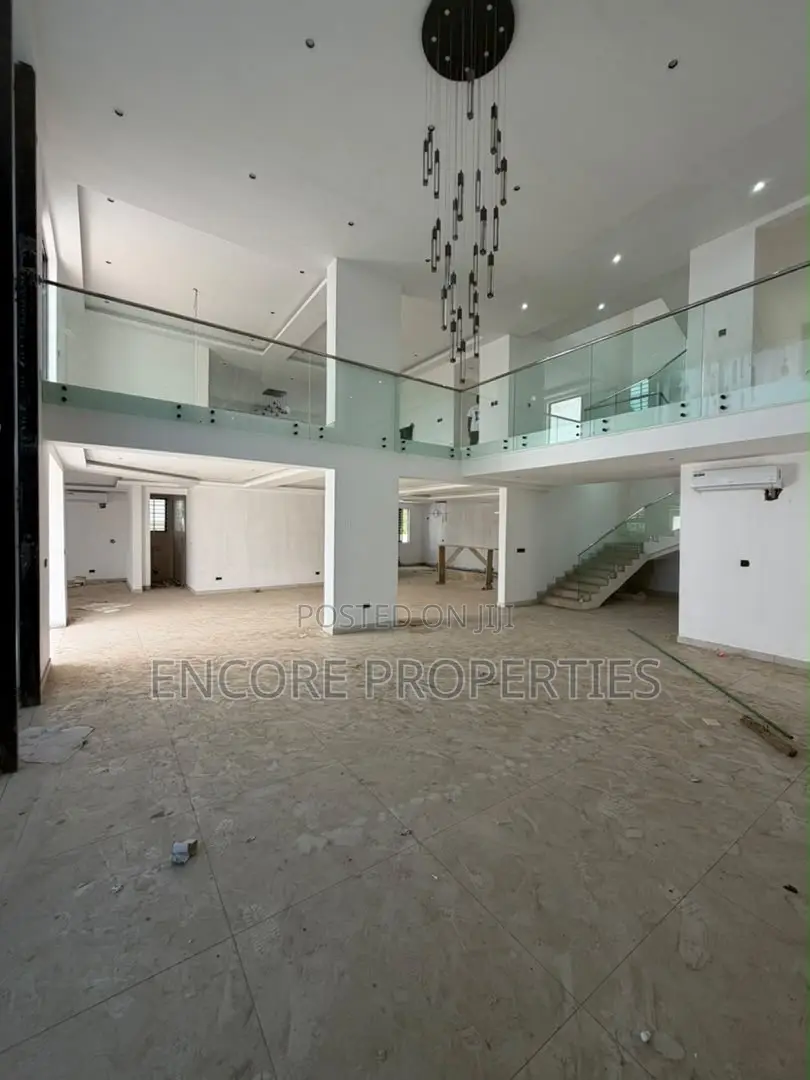 8bdrm House in East Legon, Adjiriganor for sale