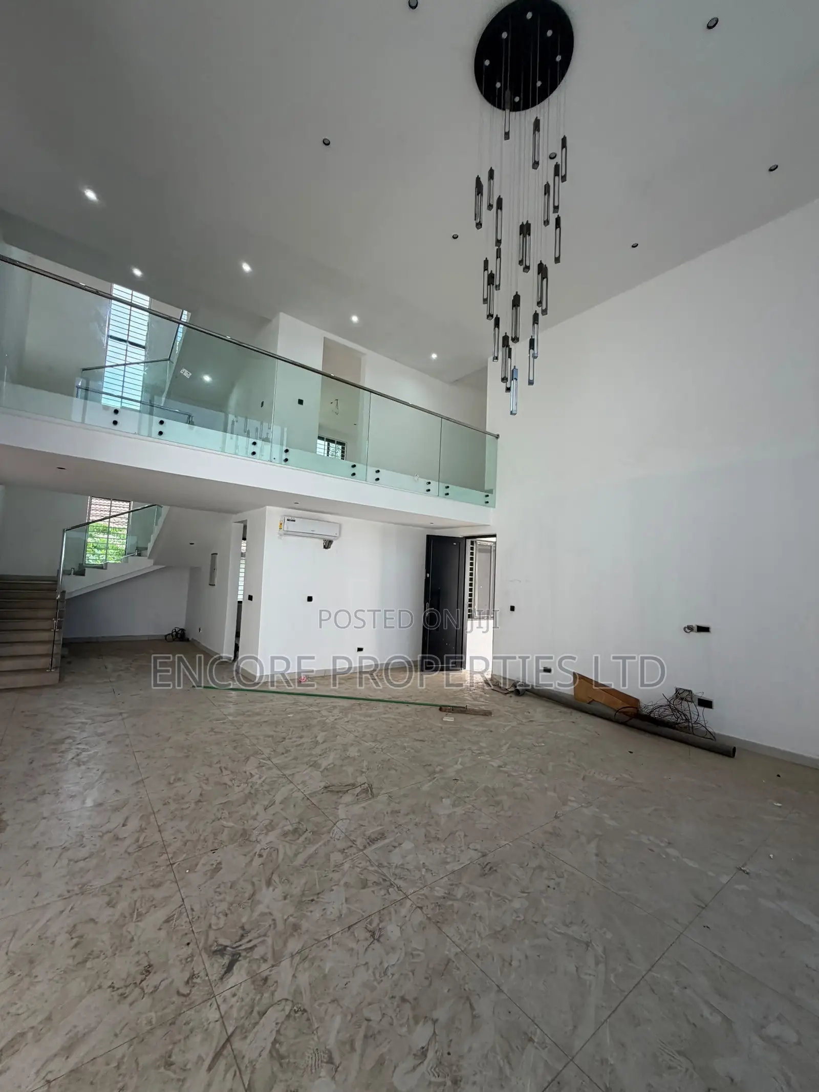 8bdrm House in East Legon for sale