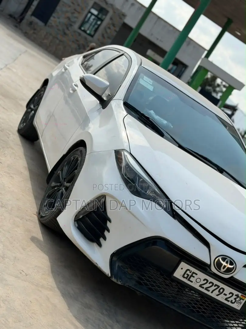 Toyota Corolla S 4dr Sedan (1.8L 4cyl CVT) 2016 White