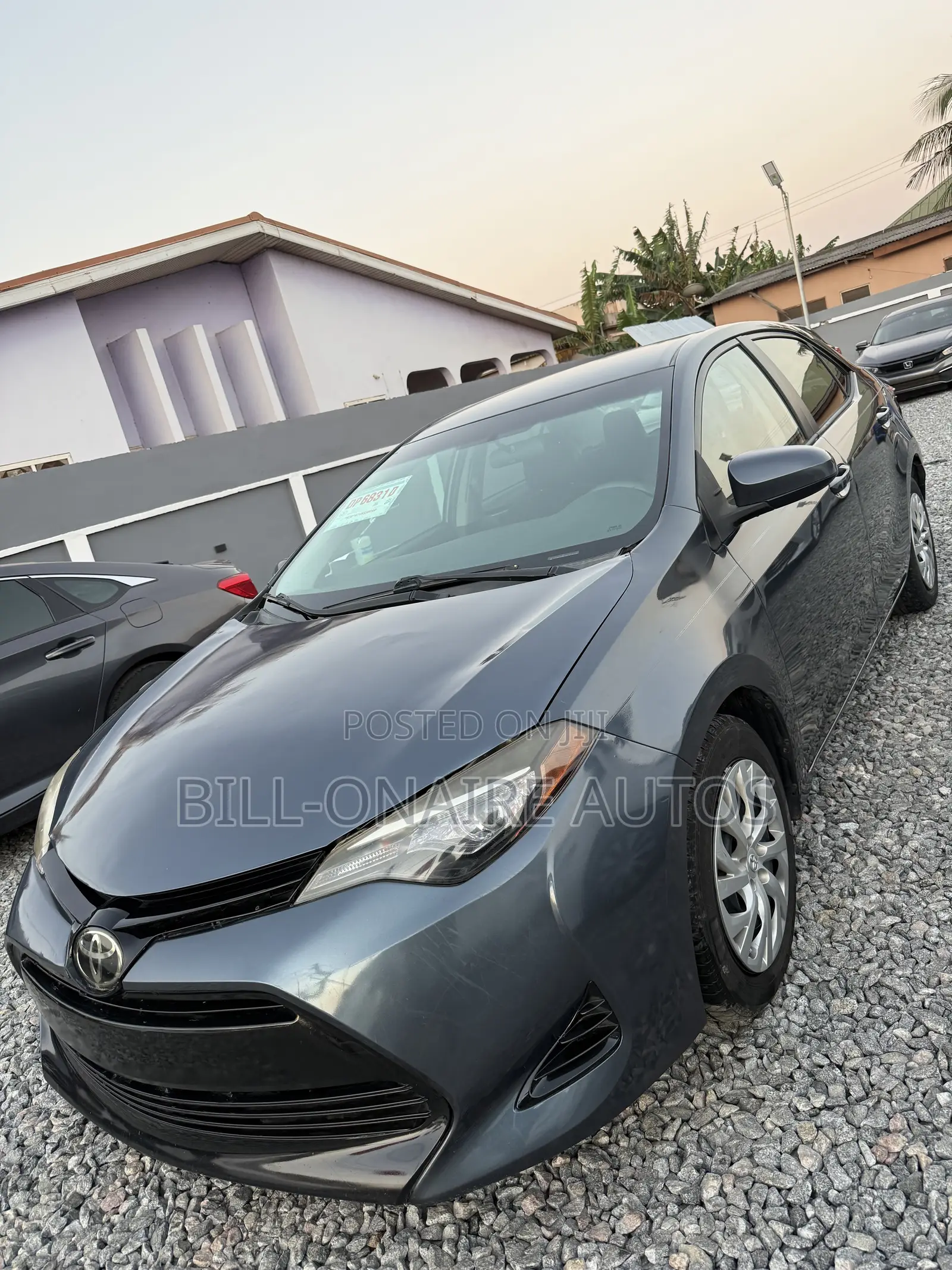 Toyota Corolla LE 4dr Sedan (1.8L 4cyl CVT) 2017 Gray