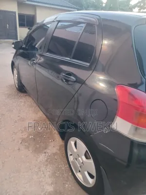 Toyota Vitz 1.0 FWD 5dr 2010 Black