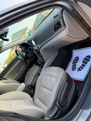 Hyundai Elantra Value Edition 2018 Silver