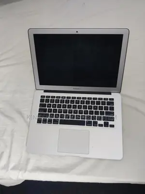 Laptop Apple MacBook Air 4GB Intel Core i7 SSD 128GB