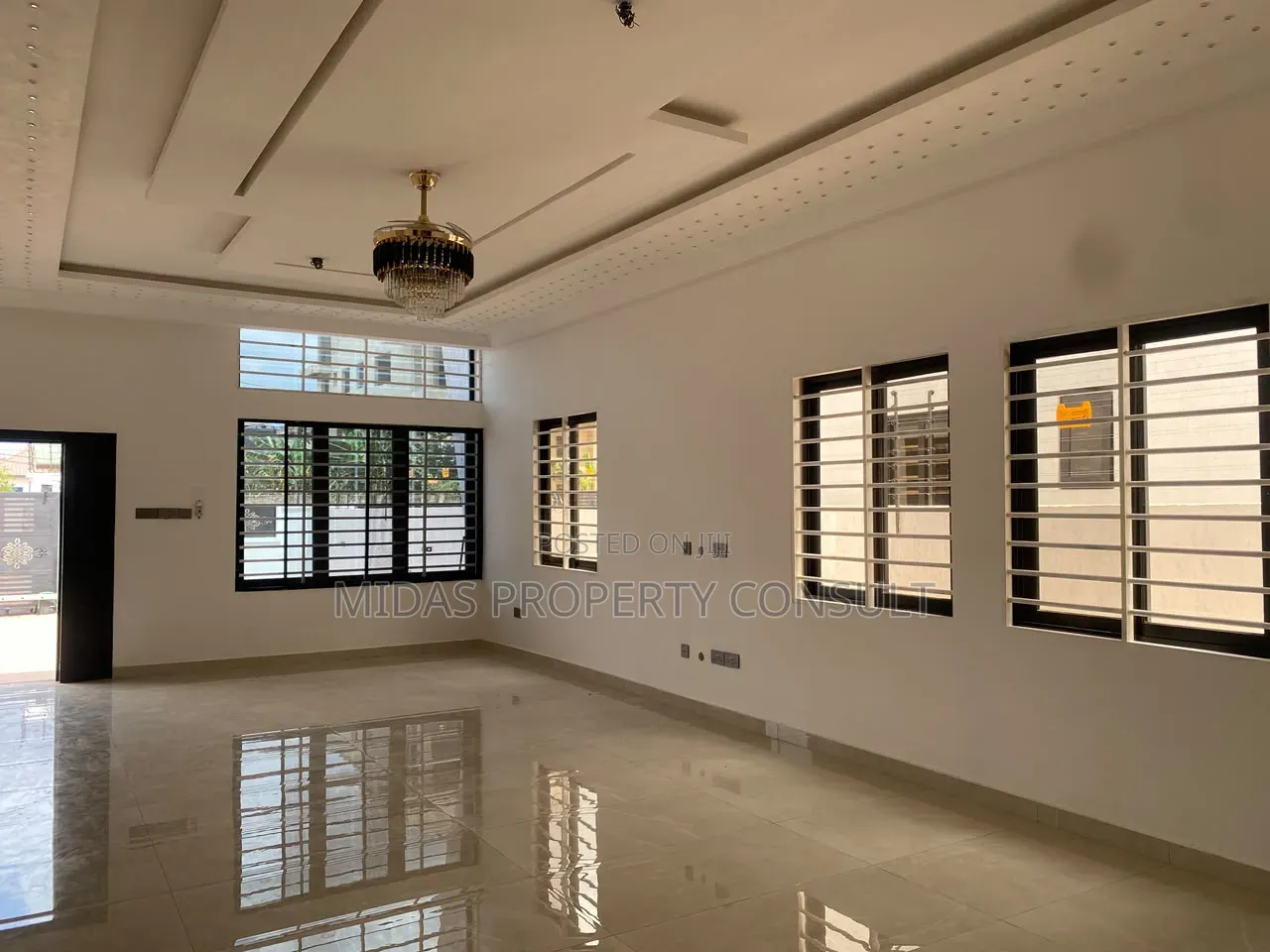 3bdrm House in Oyarifa for sale