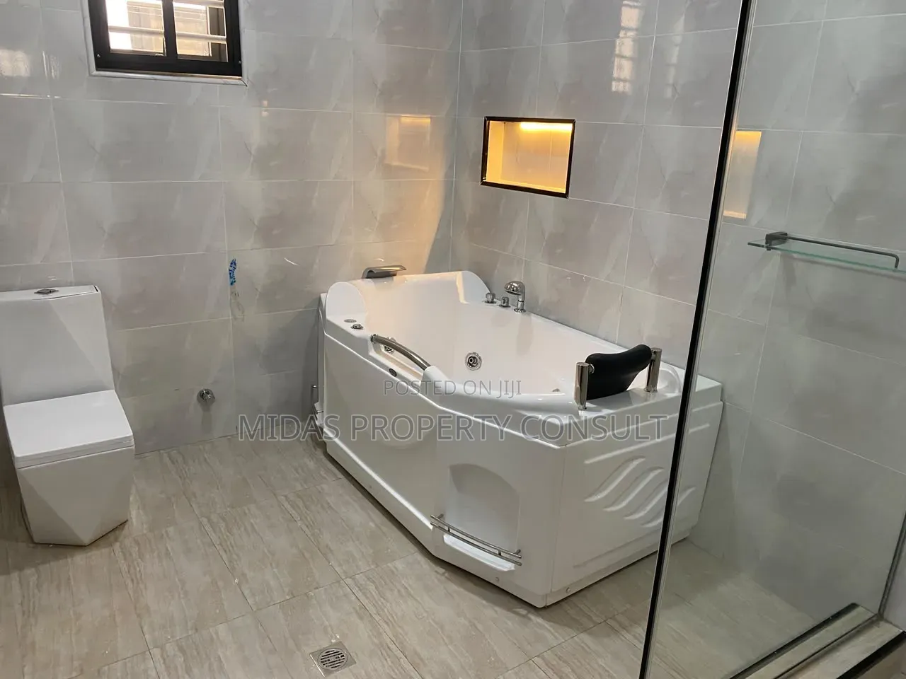 3bdrm House in Oyarifa for sale