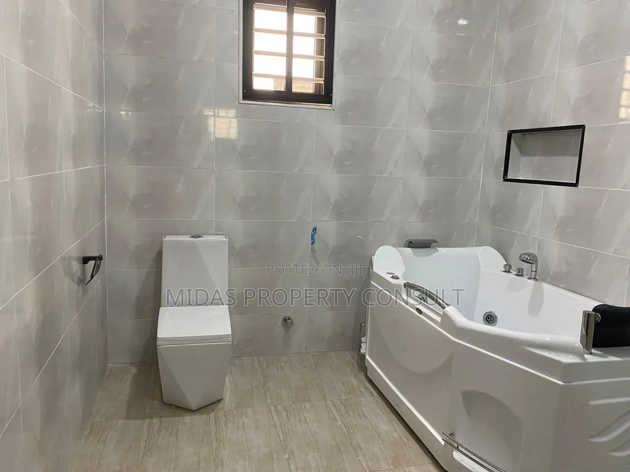 3bdrm House in Oyarifa for sale