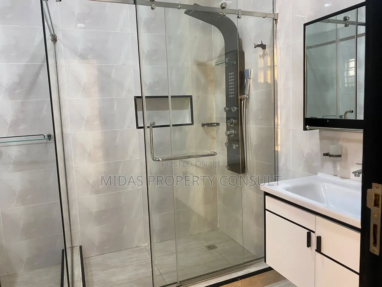 3bdrm House in Oyarifa for sale