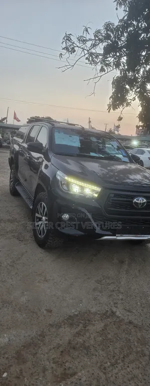 Toyota Hilux 2021 Black
