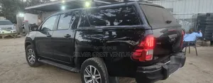 Toyota Hilux 2021 Black