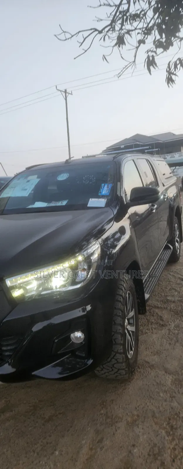 Toyota Hilux 2021 Black