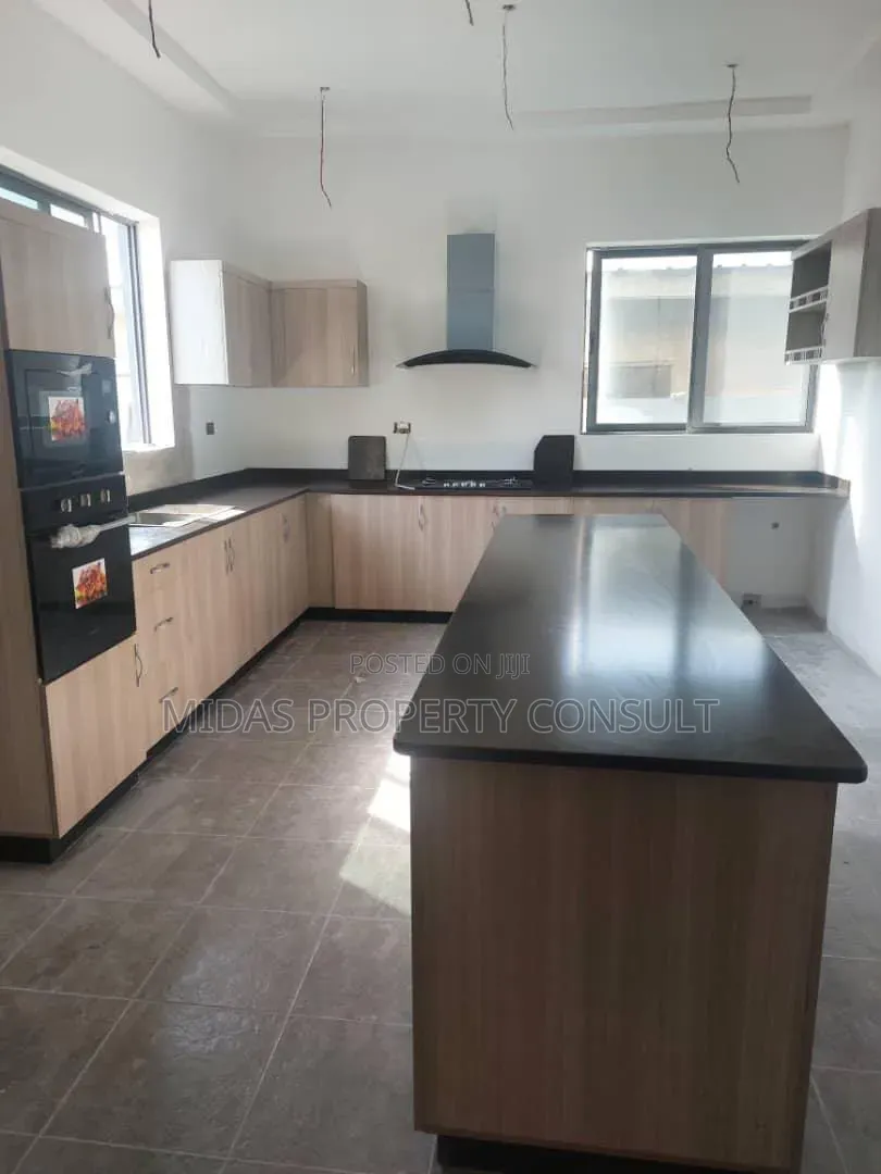 4bdrm House in Oyarifa Anointing for sale