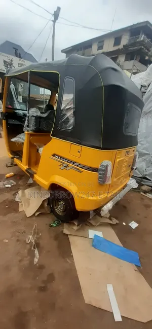 TVS King Deluxe Plus iTouch Start 2025 Yellow