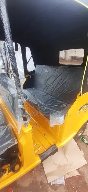TVS King Deluxe Plus iTouch Start 2025 Yellow