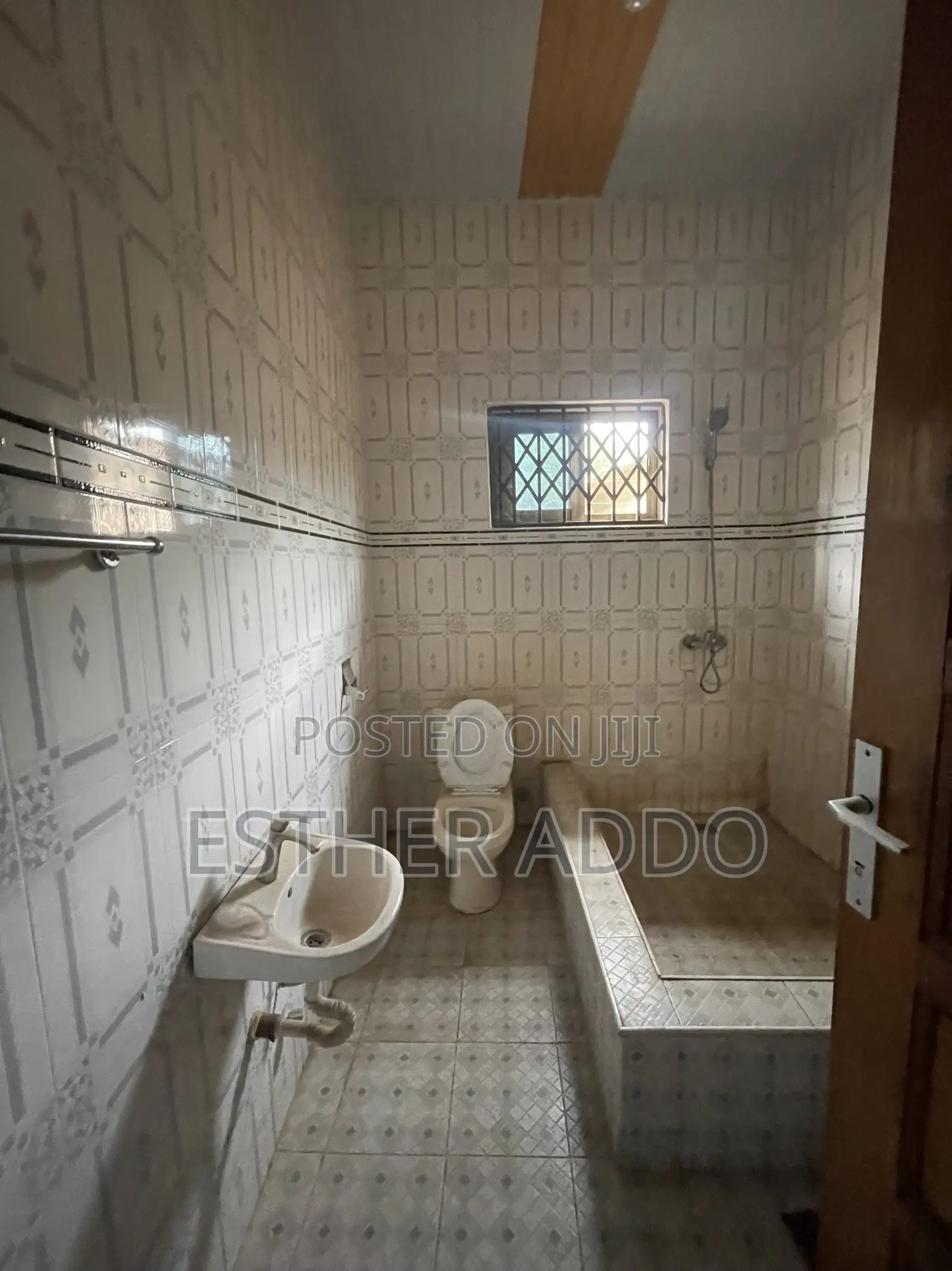 2bdrm House in Oyarifa Mall Area for rent