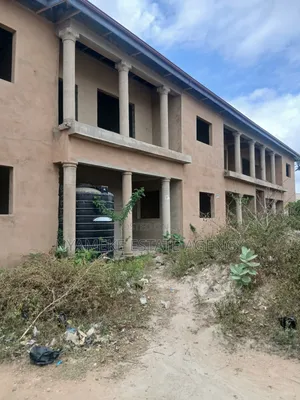 11bdrm House in American, Nyanyano for sale