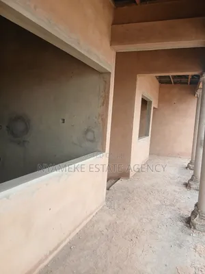 11bdrm House in American, Nyanyano for sale