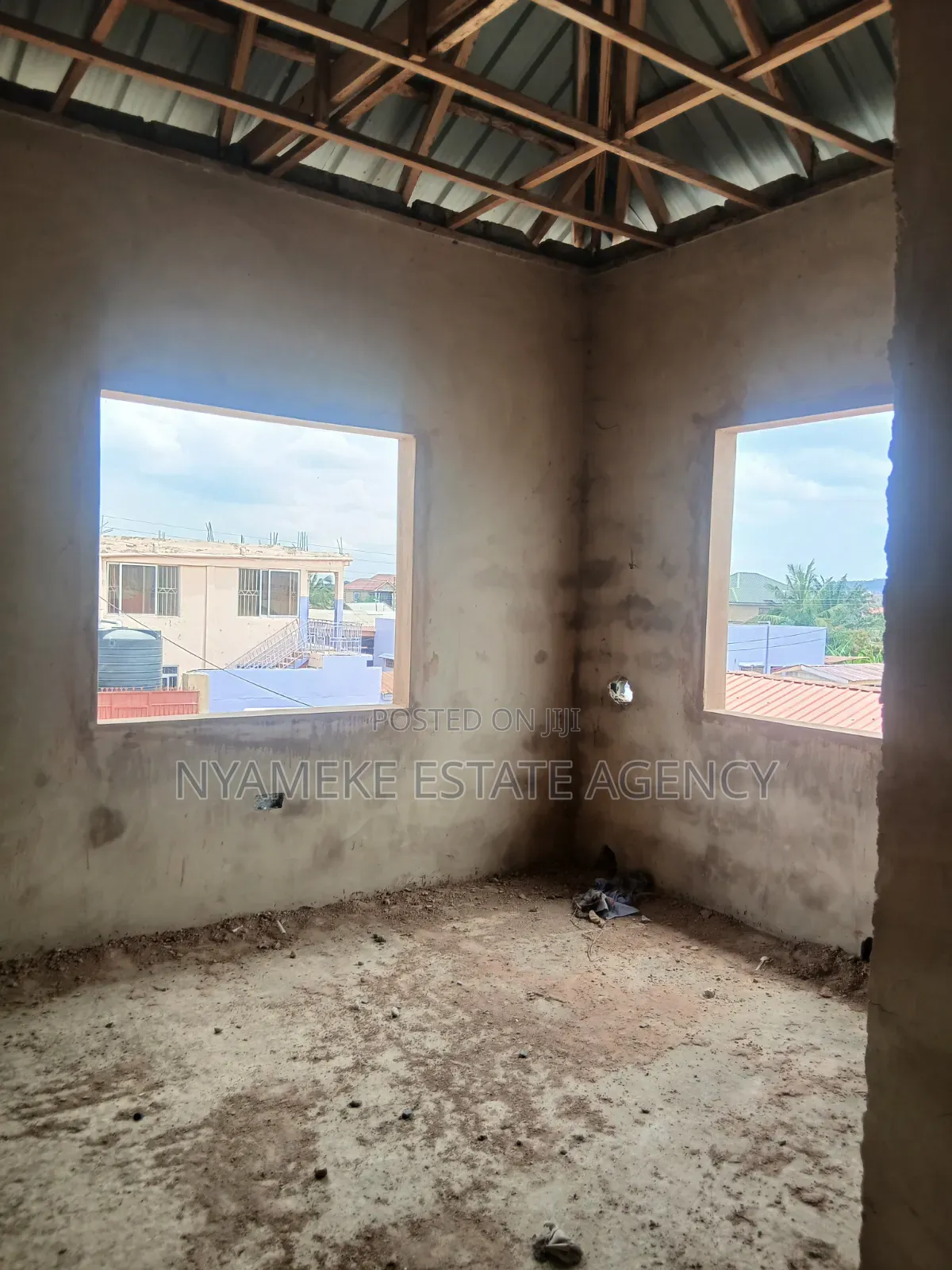 11bdrm House in American, Nyanyano for sale